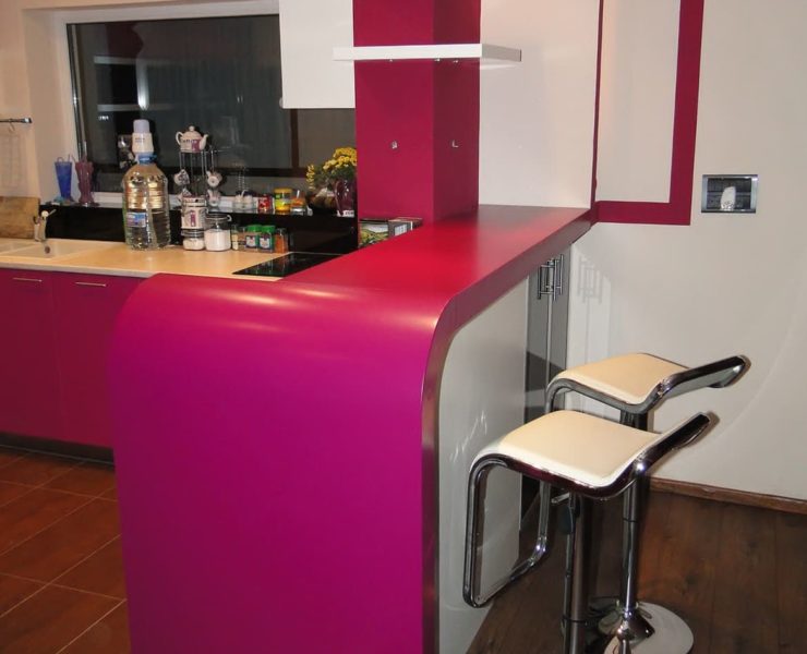 Лилав бар плот за кухня